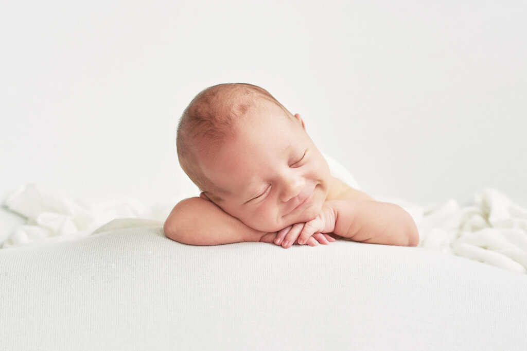 10 tips til at hjælpe din baby med at sove bedre sover